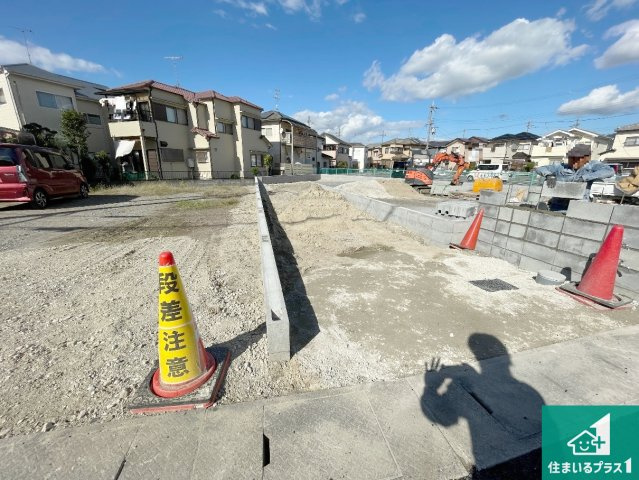 相楽郡精華町菱田東川原　新築一戸建ての外観|周辺は落ち着いた街並みの住宅地！子育てがしやすい住環境です！まだ未完成ですが、現地でしかわからない事もございます。是非一度ご覧ください。
