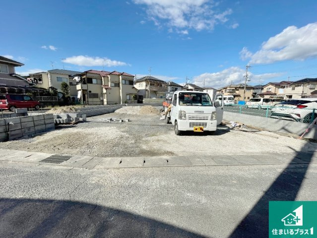 相楽郡精華町菱田東川原　新築一戸建ての外観|周辺は落ち着いた街並みの住宅地！子育てがしやすい住環境です！まだ未完成ですが、現地でしかわからない事もございます。是非一度ご覧ください。