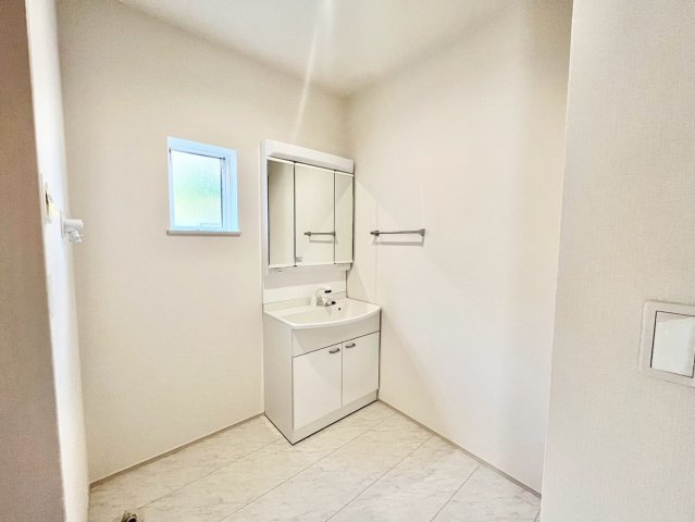 堺市東区大美野2号地　新築一戸建ての脱衣所