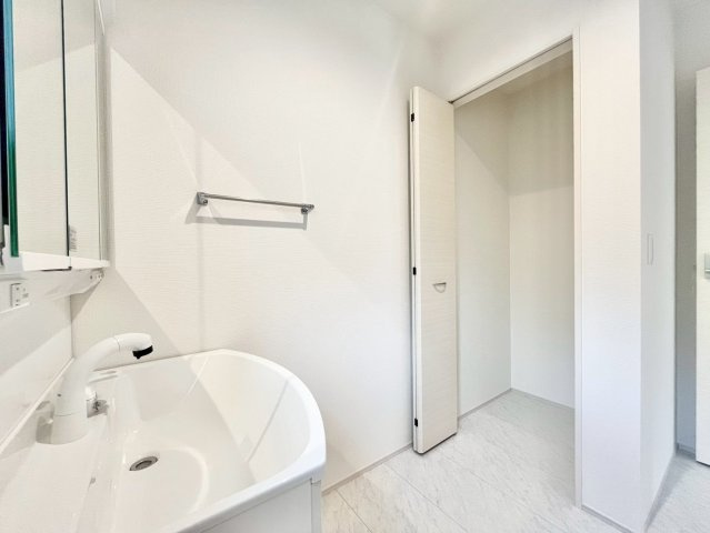 堺市東区大美野2号地　新築一戸建ての脱衣所