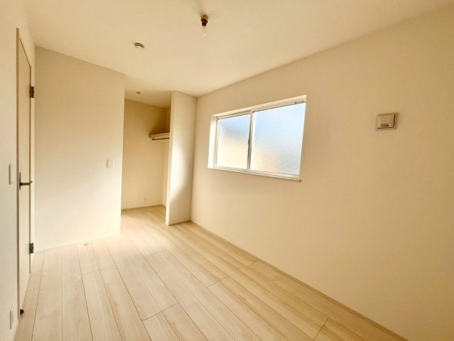 堺市東区大美野2号地　新築一戸建ての洋室