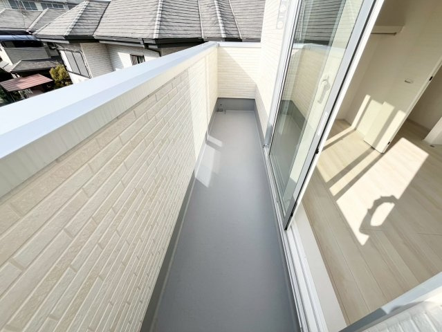 堺市東区大美野2号地　新築一戸建てのバルコニー