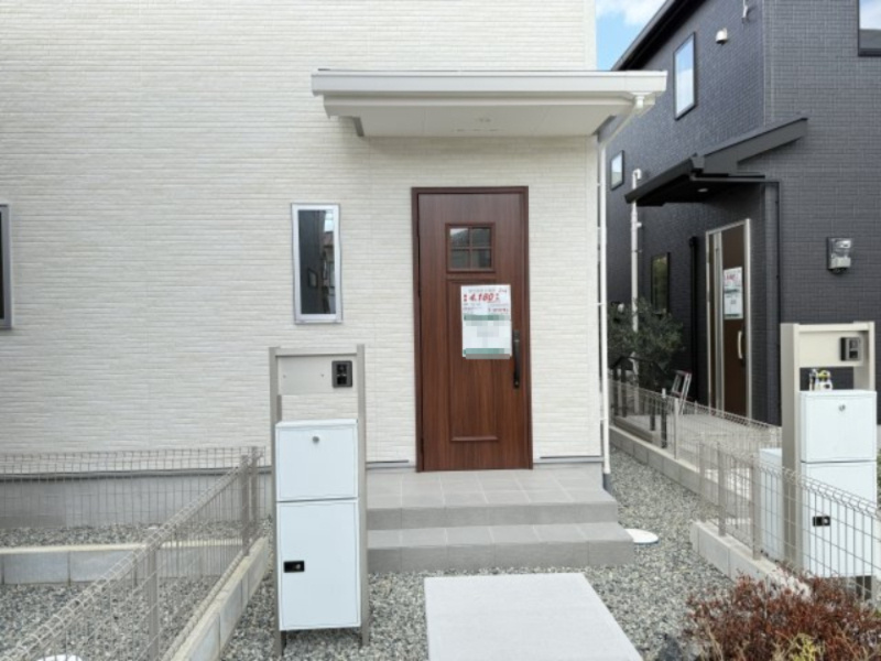 堺市東区大美野2号地　新築一戸建てのエントランス