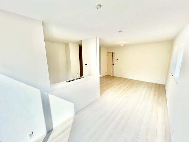 堺市東区大美野2号地　新築一戸建ての居間・リビング