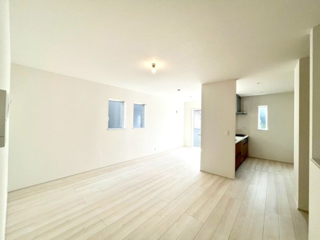 堺市東区大美野2号地　新築一戸建ての居間・リビング