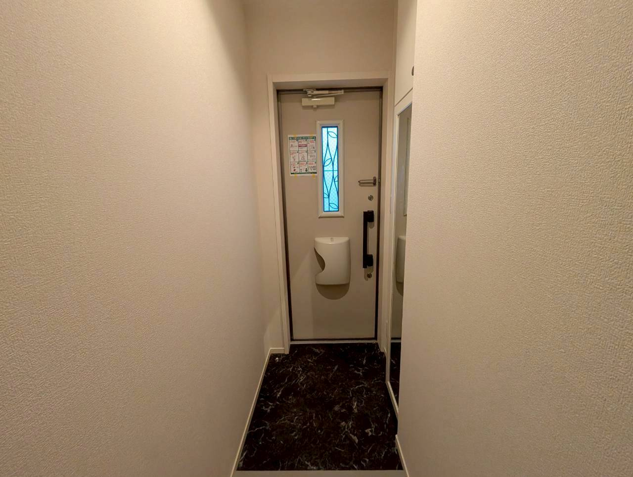 マ・メゾン川西の玄関