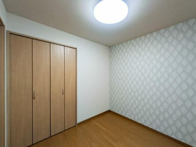 サーラ川口128の洋室