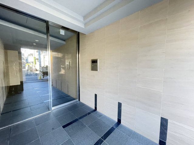 ヴィラージュ藍染のエントランス