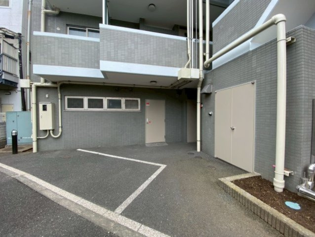フリーデンハイム船堀の玄関|店舗裏口