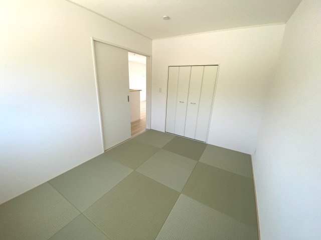 【いわき市小名浜南富岡　第1】　3号棟　※必ずもらえる選べるキャンペーン実施中！の和室|同施工　■□■和室の写真です■□■　
ご家族のお昼寝スペースとしても活躍しそうです。