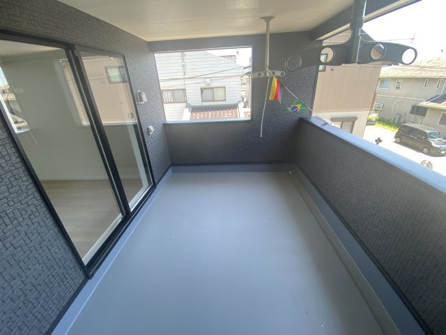 【いわき市小名浜南富岡　第1】　3号棟　※必ずもらえる選べるキャンペーン実施中！のバルコニー|同施工　■□■バルコニーの写真です■□■　お布団なども充分に干せる広さがございます。