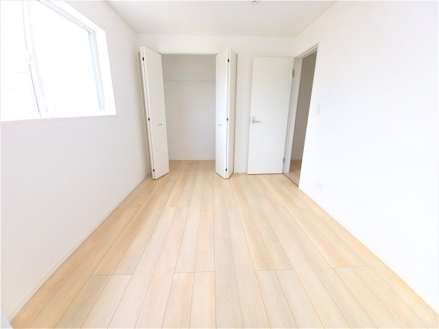 11/25価格変更　【好間町中好間第3／1号棟】　●新生活応援キャンペーン実施中●　見学予約受付中の洋室|同施工　■□■居室の写真です■□■　
木の温もりがナチュラルでくつろげる空間ですね。