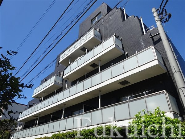 Ｊ．リヴェール学芸大学の外観