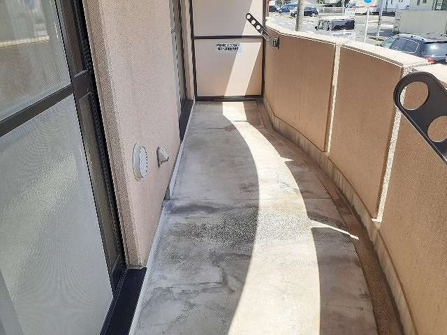 ラヴィアンローズＡのバルコニー|陽当たり良好なバルコニーです