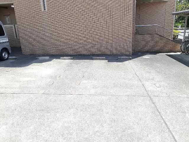 ラヴィアンローズＡの駐車場|駐車場があります