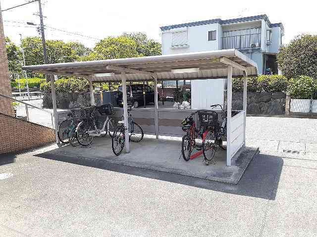 ラヴィアンローズＡのその他|駐輪場です