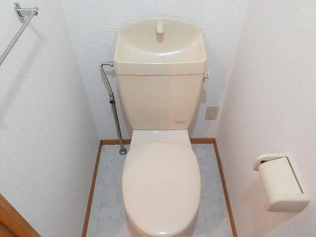 ラヴィアンローズＡのトイレ|コンパクトで使いやすいトイレです