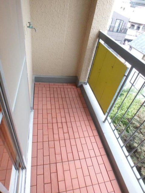 三田第二コーポラスのバルコニー