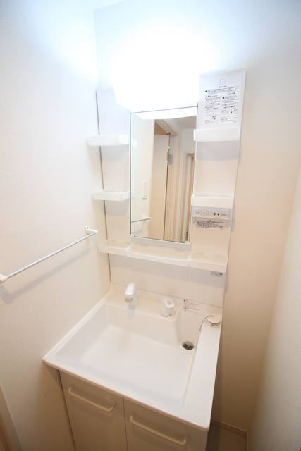 リブリ・リヴェール鎌倉の洗面所