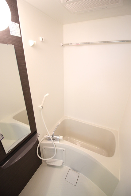 リブリ・リヴェール鎌倉の浴室