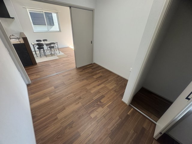 筑後市西牟田小学校前新築オール電化戸建　8号棟の玄関