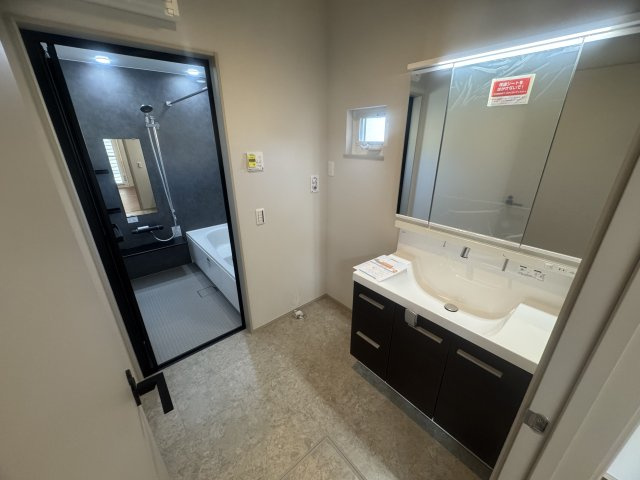 筑後市西牟田小学校前新築オール電化戸建　8号棟の独立洗面台