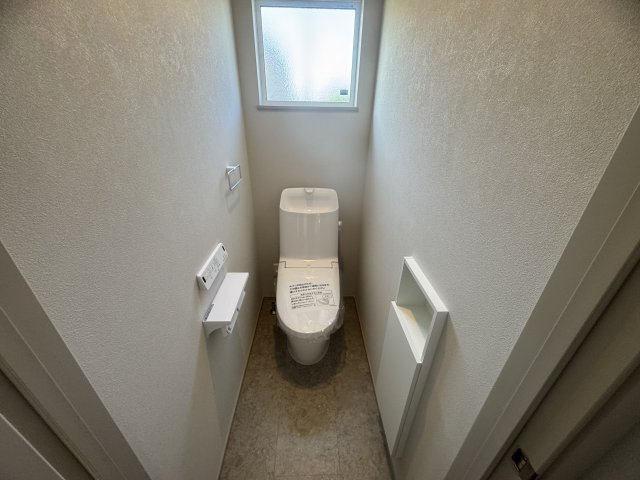 筑後市西牟田小学校前新築オール電化戸建　8号棟のトイレ