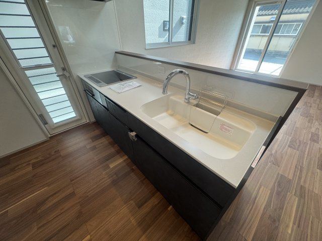 筑後市西牟田小学校前新築オール電化戸建　8号棟のキッチン