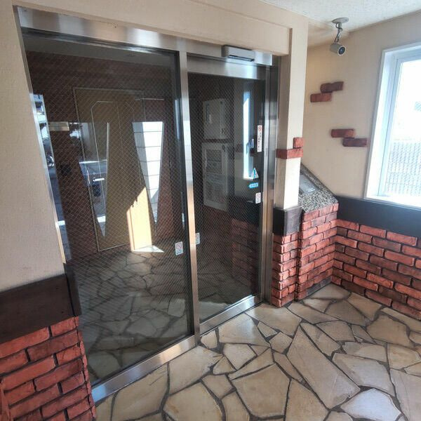 ＺＣＯ並木ビル２ＮＤのエントランス