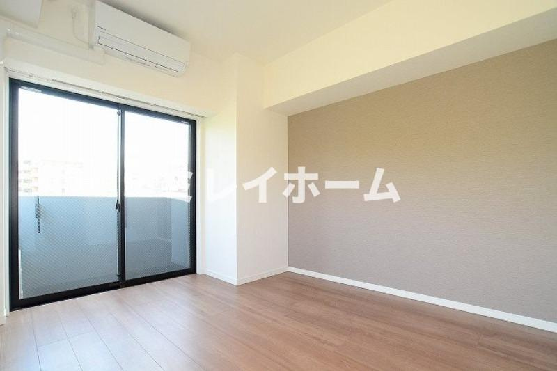 グランドコンシェルジュ大森本町ⅡACの居間・リビング