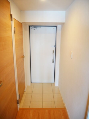 【玄関】 | Eteruno（エテルノ） | 同ハウスメーカー施工の類似物件参考写真です