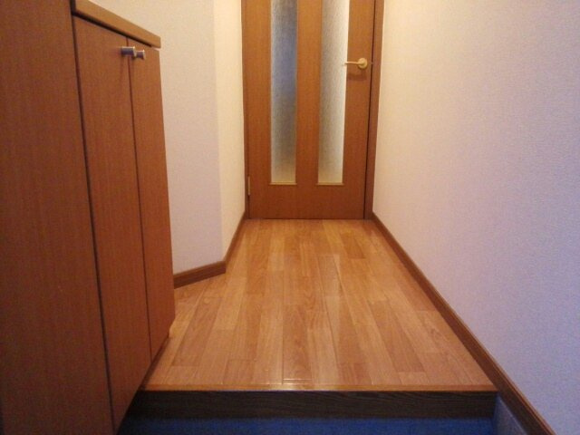 ビビエンダ　アリス　Ａ棟の玄関