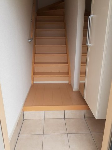 ドウトウ　Ⅱの玄関