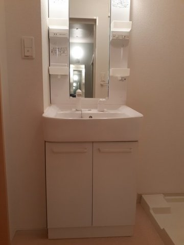 ドウトウ　Ⅱの洗面所