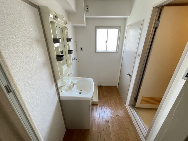 メゾンドール日本橋の洗面所