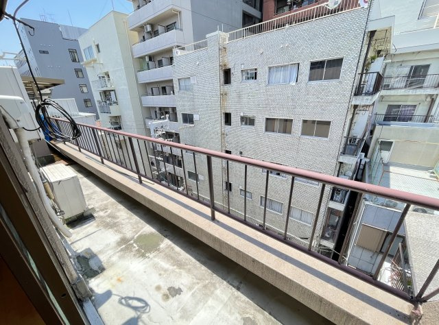 メゾンドール日本橋のバルコニー