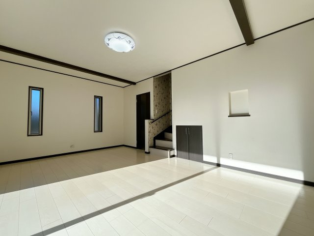 加須市水深　中古戸建の居間・リビング