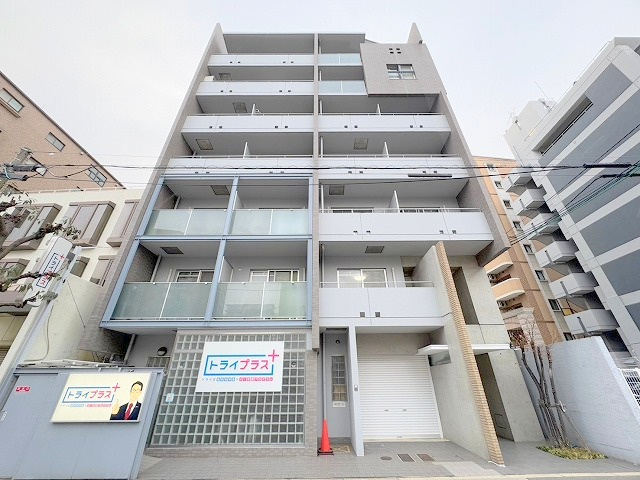 デュウェル東三国の外観