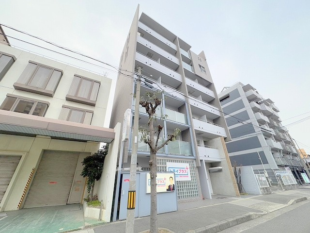 デュウェル東三国の外観