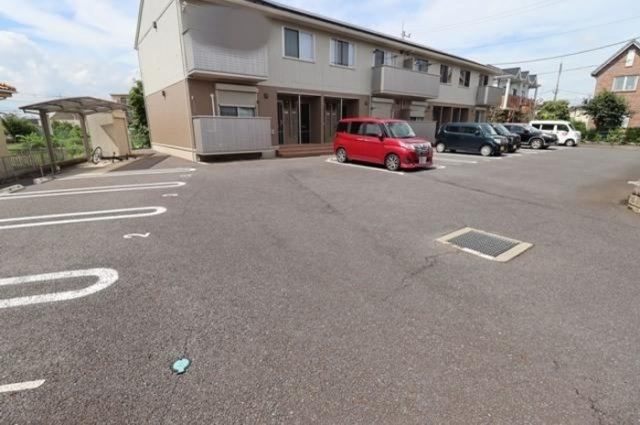 Croireの駐車場|車をお持ちの方に嬉しい駐車場付きの物件です