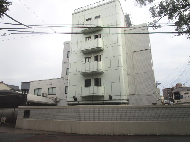 足立区綾瀬６丁目のビル