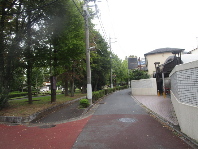 足立区綾瀬６丁目のビル