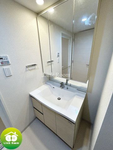 フェールメゾン西大島の洗面所