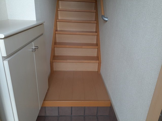 フォレスタ　デ　フィオ－レの玄関