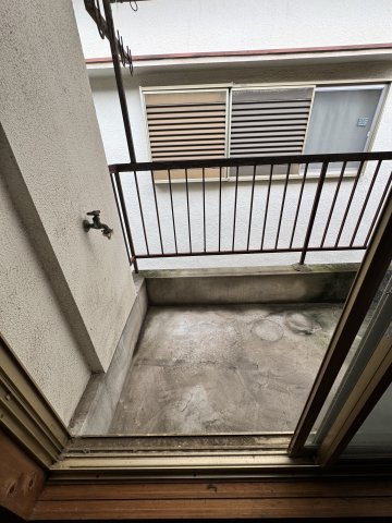 枚方市招提南町３丁目のバルコニー|北側バルコニー、洗濯機置き場あり