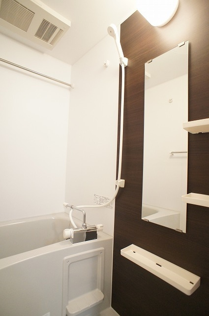 リブリ・シャン.ハイツ 中浦和の浴室