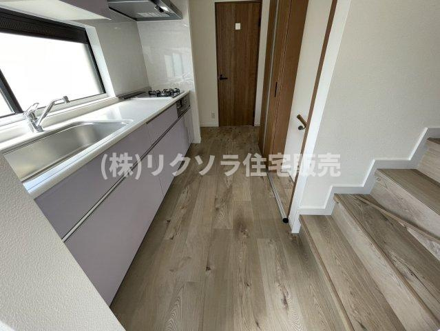 東光町2丁目　中古一戸建てのキッチン|LDK12.5帖
■物件内覧・資金計画相談・住宅ローン相談、リフォーム相談、お問合せ受付中■
※当日・翌日のご内覧、ご相談はお電話でのお問合せがスムーズです！