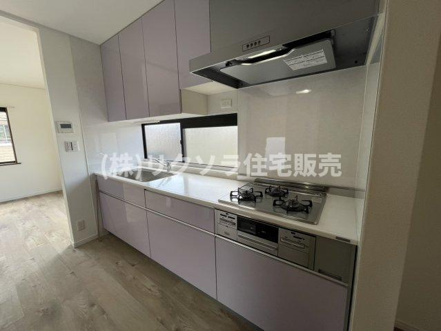 東光町2丁目　中古一戸建てのキッチン|独立型システムキッチン
■物件内覧・資金計画相談・住宅ローン相談、リフォーム相談、お問合せ受付中■
※当日・翌日のご内覧、ご相談はお電話でのお問合せがスムーズです！