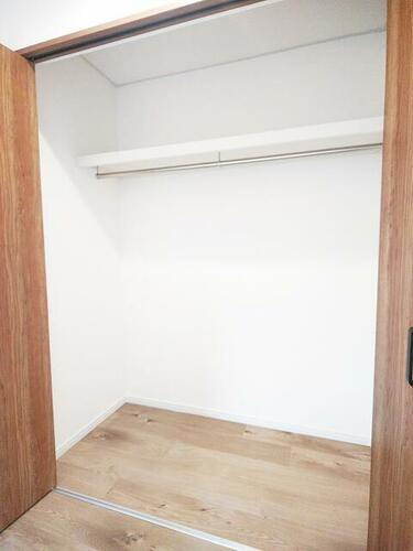 東光町2丁目　中古一戸建ての収納|洋室のクローゼット
■物件内覧・資金計画相談・住宅ローン相談、リフォーム相談、お問合せ受付中■
※当日・翌日のご内覧、ご相談はお電話でのお問合せがスムーズです！