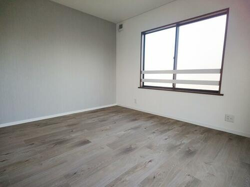 東光町2丁目　中古一戸建ての内装|洋室7.0帖
■物件内覧・資金計画相談・住宅ローン相談、リフォーム相談、お問合せ受付中■
※当日・翌日のご内覧、ご相談はお電話でのお問合せがスムーズです！